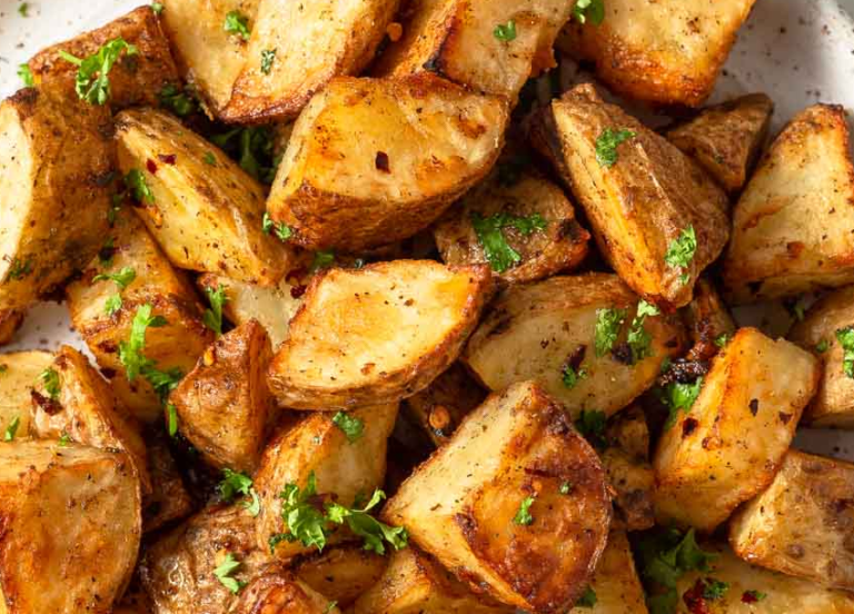Garlic and Herb Air Fried Potatoes: A Flavorful Side Dish